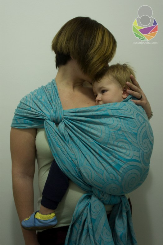 Una Grey pokazala se odličnom u jednoslojnim vezovima. Vez na fotografiji je Robin's Hip Carry. 