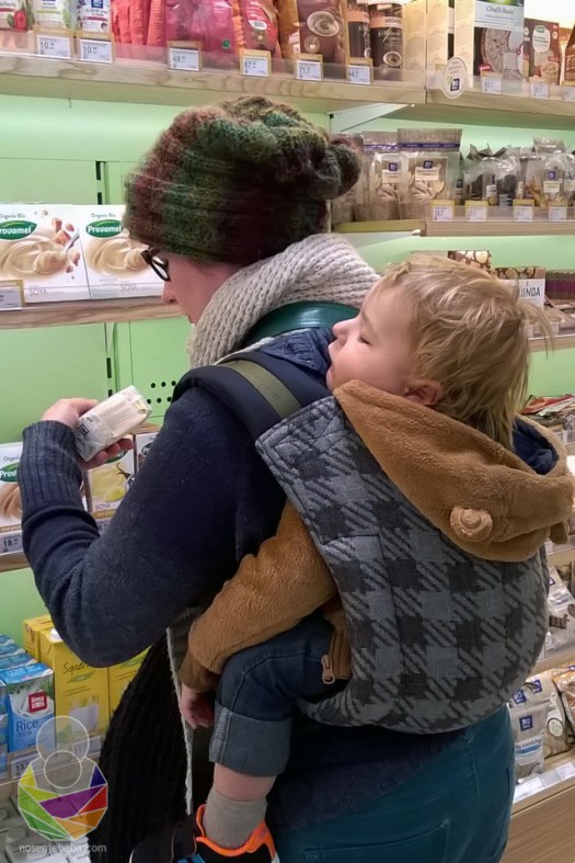 Spavanje u onbuu: panel se može navući kao potpora za glavu jer je sjedište vrlo duboko.