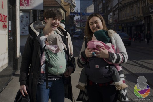 Dubina panela može se prilagoditi baš kao i širina. LIjevo je beba od 7 mj. a desno od 12 mj. 